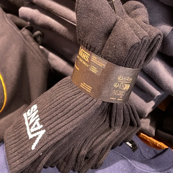 Vans Socks 3 pairs set CREW VANS.
"OFF THE WALL" Black/White
NWT - Picture 13 of 16